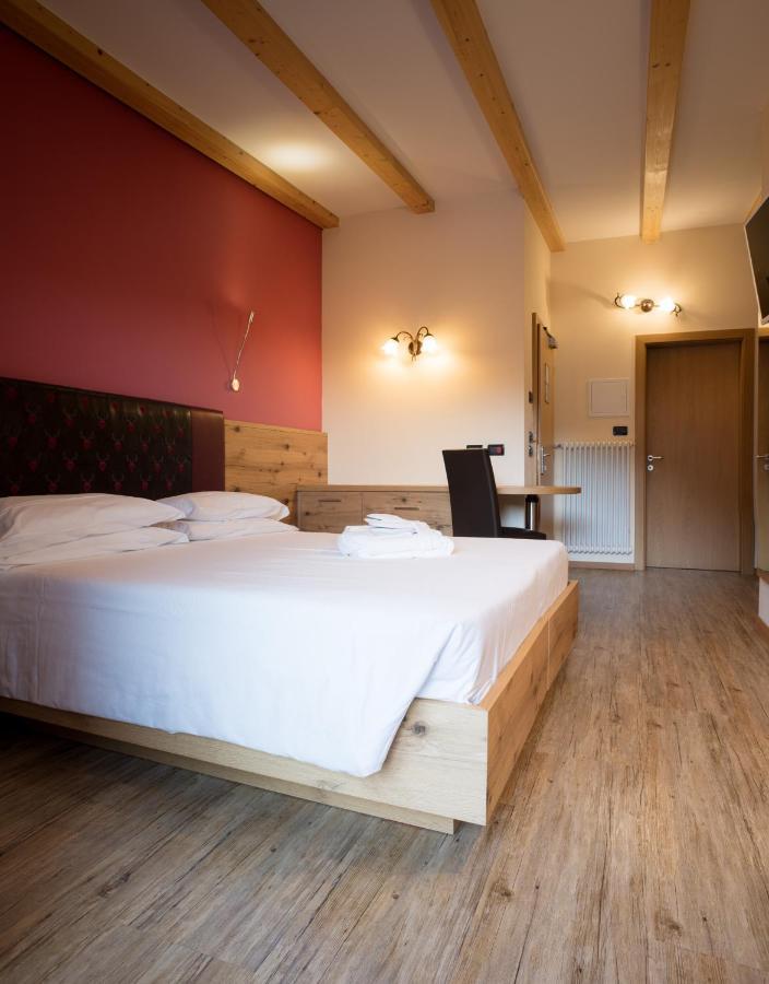 Hotel Crepei Pozza di Fassa Esterno foto