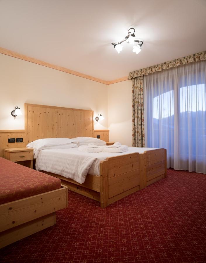 Hotel Crepei Pozza di Fassa Esterno foto