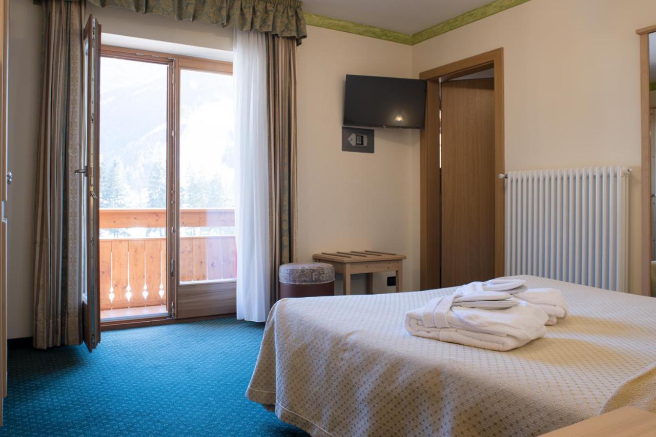 Hotel Crepei Pozza di Fassa Esterno foto