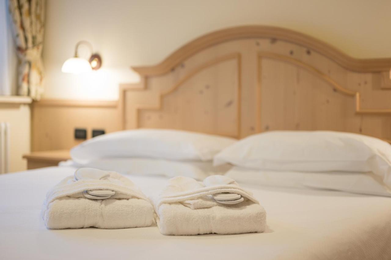 Hotel Crepei Pozza di Fassa Esterno foto