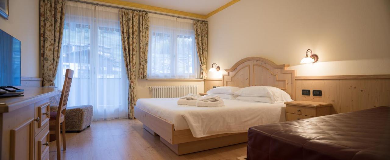 Hotel Crepei Pozza di Fassa Esterno foto