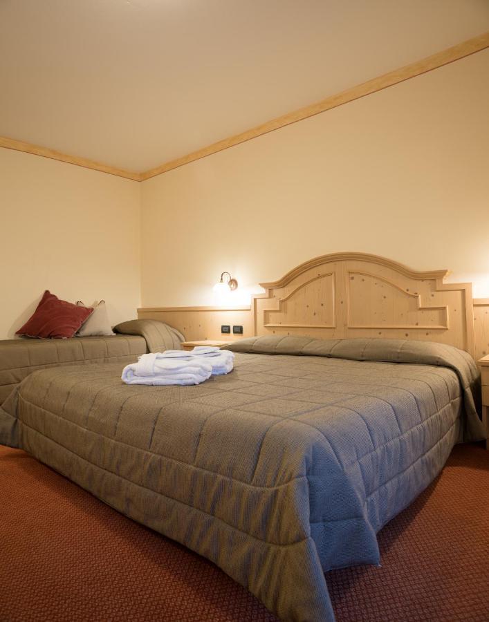 Hotel Crepei Pozza di Fassa Esterno foto