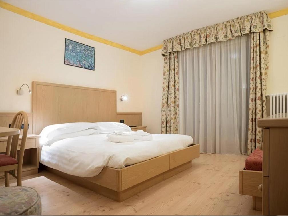 Hotel Crepei Pozza di Fassa Esterno foto